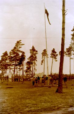 1956-60 Obóz harcerzy z Gdyni. Watra014 fot. Z.Żochowski.jpg