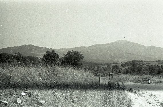 1956-60 Obóz wędrowny. Bieszczady. 2 GDH Watra 062 fot. Z.Żochowski.jpg