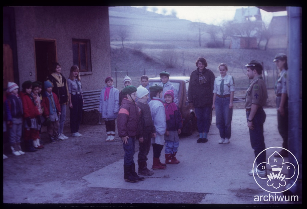 Plik:1986-02 Korzkiew - Zimowisko 3 NDH Gawra ze Szczepu Puszcza 010.jpg
