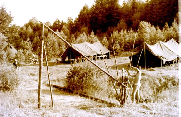1957-58 Obóz stały w Bieszczadach. Watra 042 fot. Z.Żochowski.jpg