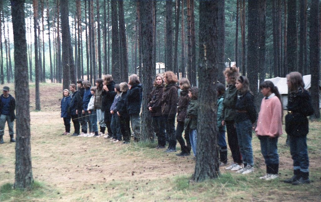 Plik:1991 Obóz Avalon. Jez. Czyste. Szarotka 197 fot. J.Kaszuba.jpg
