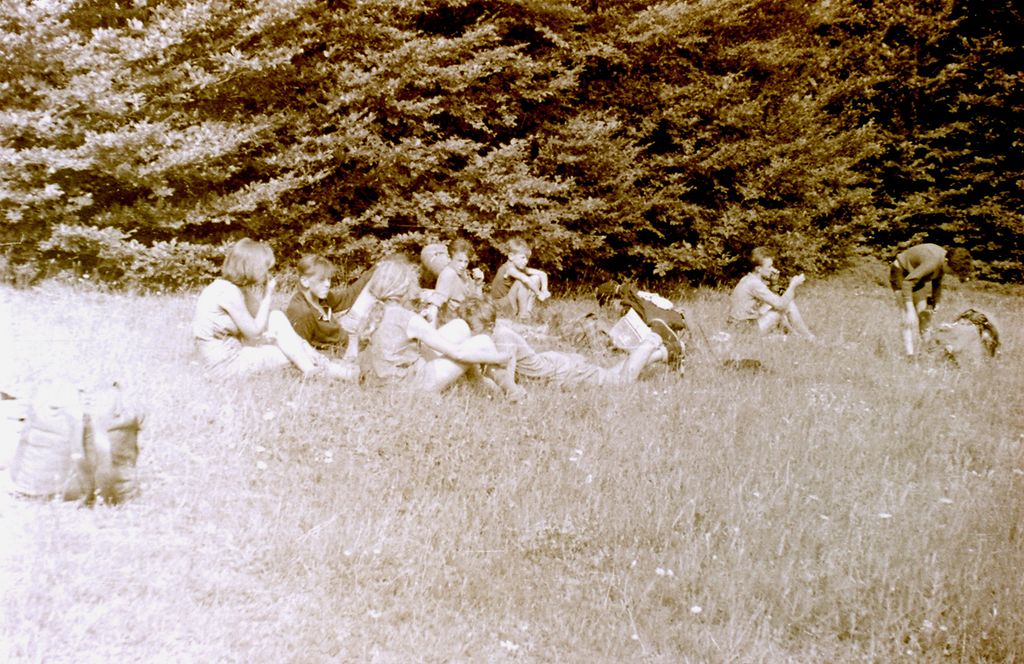 Plik:1958 Obóz wędrowny w Beskidzie Niskim. Watra 003 fot. Z.Żochowski.jpg