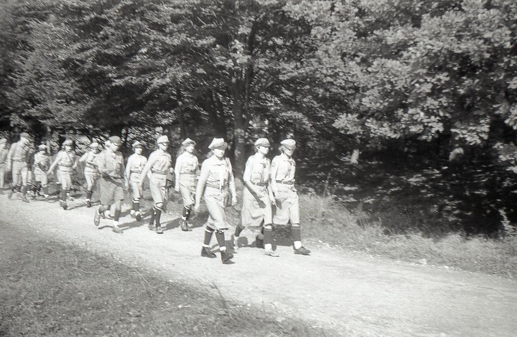 Plik:1983 Lipowa Zimnik. Obóz Puszcza II. Szarotka103 fot. J.Kaszuba.jpg