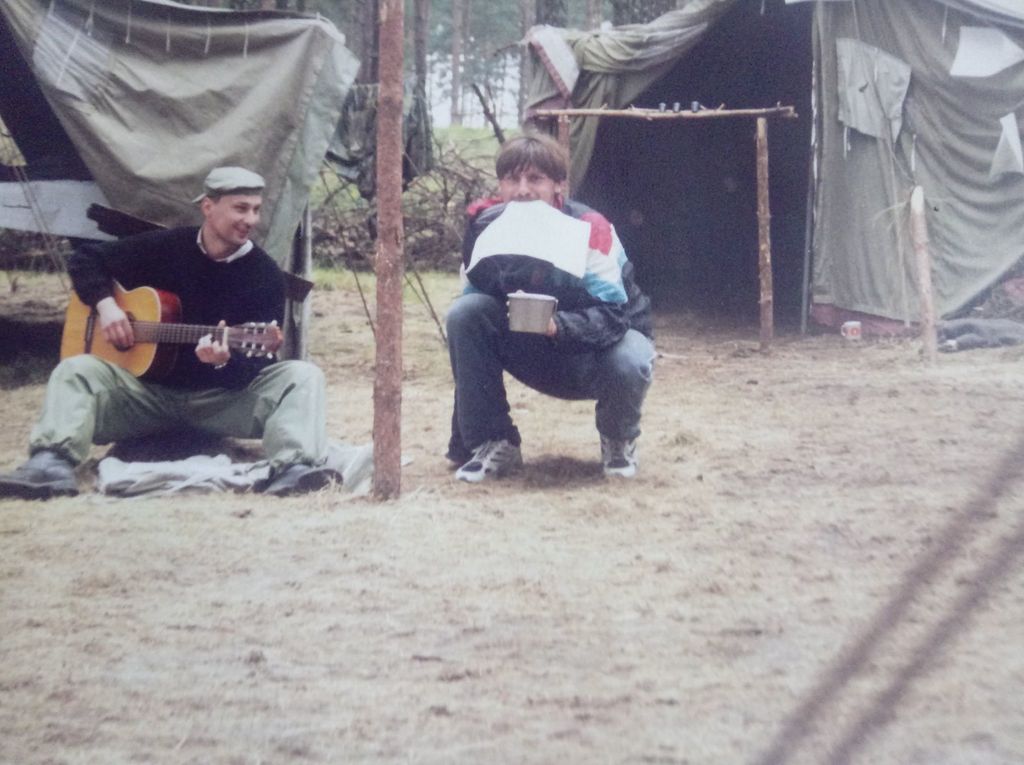 Plik:2001 Trzebuń. Obóz stały 95 GDH. Szarotka016 fot. P. i J. Ojowscy.jpg
