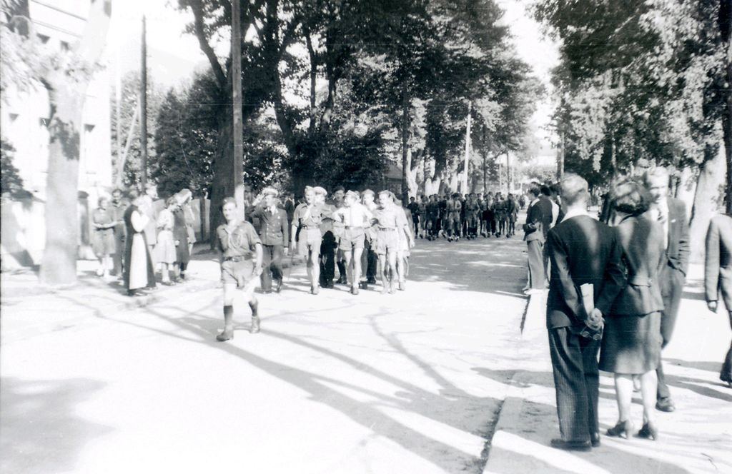 Plik:1947-48 Harcerstwo w Gdańsku. Watra 010 fot. Z.Żochowski.jpg