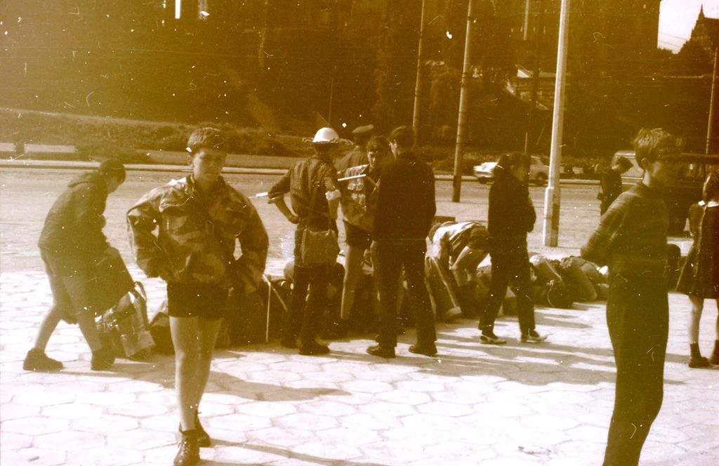 Plik:1966-69 Obóz wędrowny Wyspa Wolin, Szczecin. Watra 096 fot. Z.Żochowski.jpg