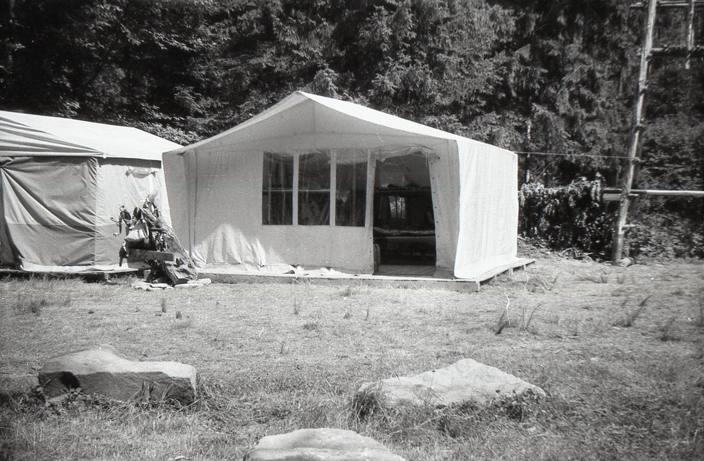 Plik:1983 Lipowa Zimnik. Obóz Puszcza II. Szarotka062 fot. J.Kaszuba.jpg