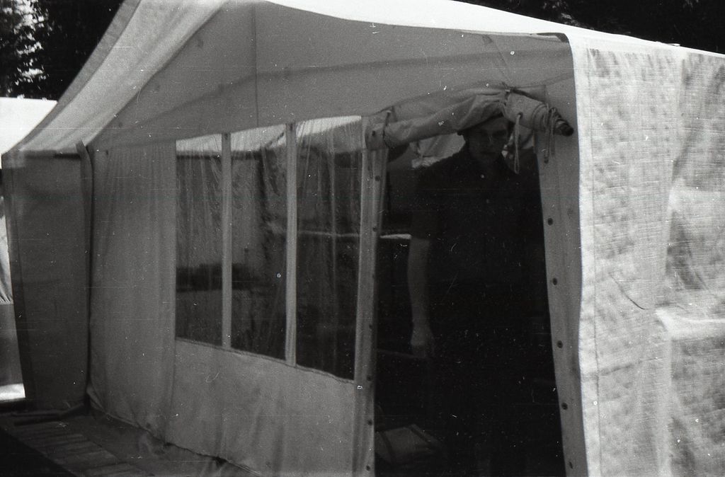 Plik:1983 Lipowa Zimnik. Obóz Puszcza II. Szarotka070 fot. J.Kaszuba.jpg