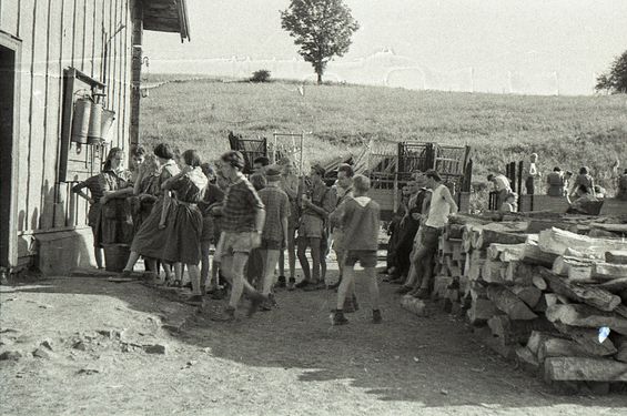 1956-60 Obóz wędrowny. Bieszczady. 2 GDH Watra 043 fot. Z.Żochowski.jpg