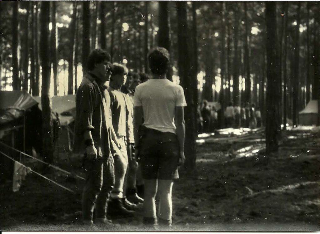 Plik:1986-07 Miały. Puszcza Notecka. Obóz Rezerwat. Szarotka 113 fot. J.Kaszuba.jpg