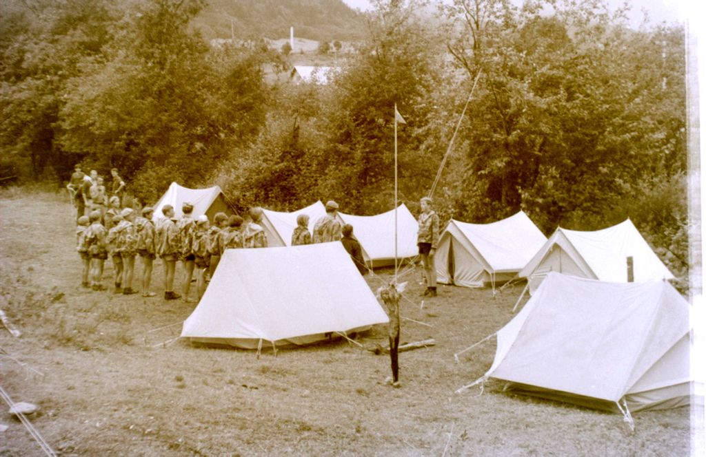 Plik:1966 Obóz wędrowny w Bieszczadach. 2 GDH Watra 074 fot. Z.Żochowski.jpg